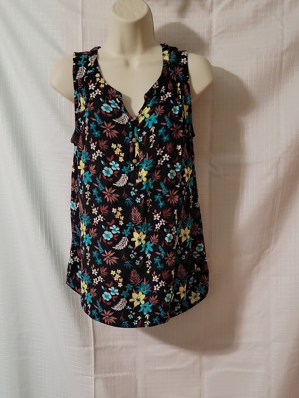 Sonoma Black Floral V-Neck Sleeveless Camisole, Size S